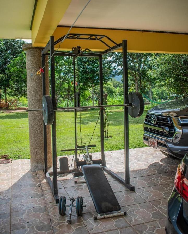 Linda Casa De Verano Con Amplias Zonas Verdes San Isidro De El General ภายนอก รูปภาพ