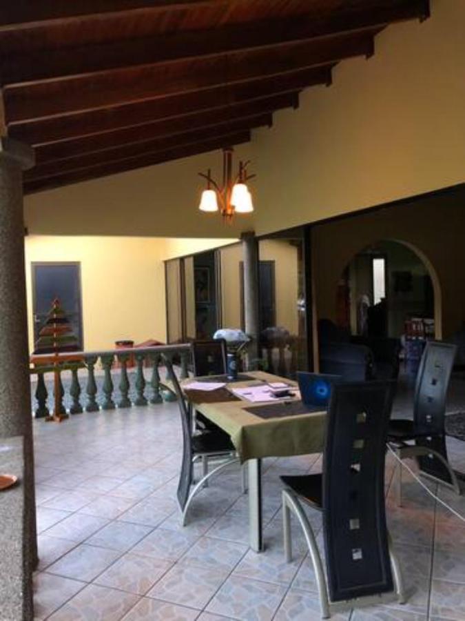 Linda Casa De Verano Con Amplias Zonas Verdes San Isidro De El General ภายนอก รูปภาพ