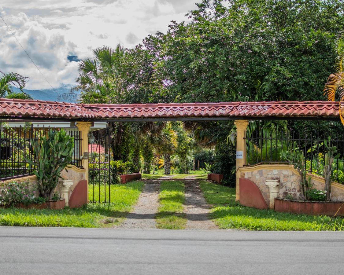 Linda Casa De Verano Con Amplias Zonas Verdes San Isidro De El General ภายนอก รูปภาพ