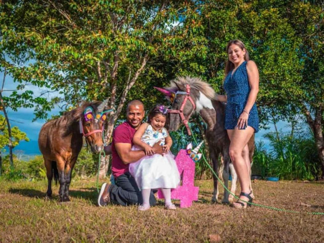 Linda Casa De Verano Con Amplias Zonas Verdes San Isidro De El General ภายนอก รูปภาพ