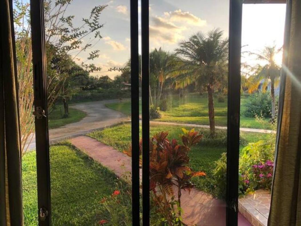 Linda Casa De Verano Con Amplias Zonas Verdes San Isidro De El General ภายนอก รูปภาพ