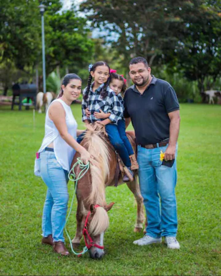 Linda Casa De Verano Con Amplias Zonas Verdes San Isidro De El General ภายนอก รูปภาพ